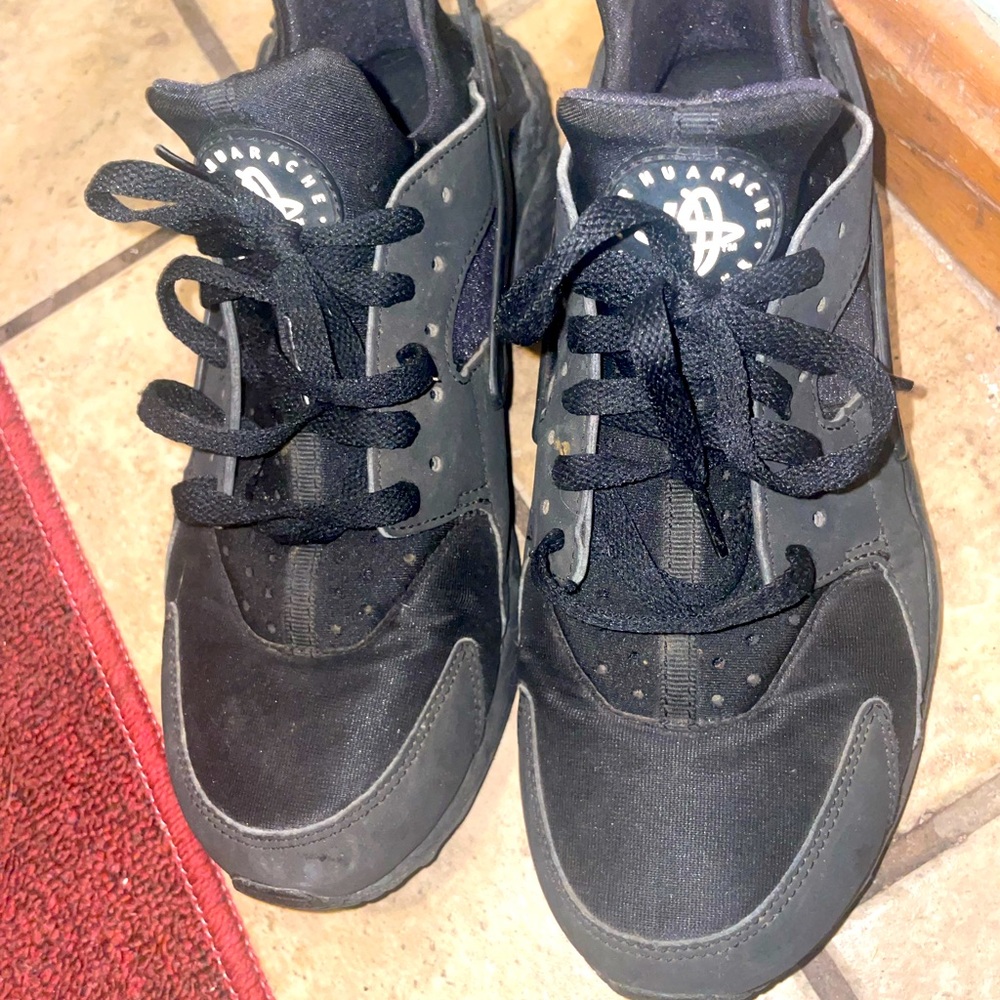 Black huarache‘s